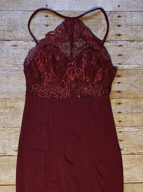 Women’s Lace-Top Bodycon Dress - Burgundy
